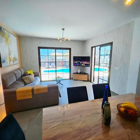 Oceano Y Lava Villa