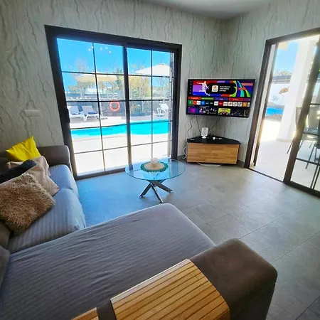 Oceano Y Lava Villa